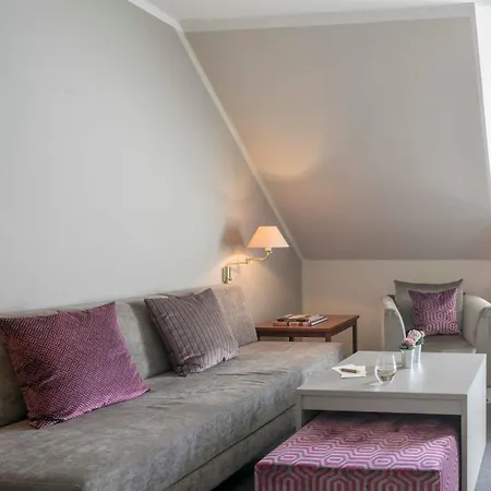 아파트 Gaestehaus Orion - 4 *