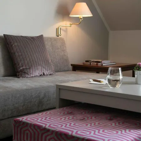 아파트 Gaestehaus Orion - 4 *